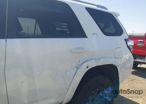 2015 Toyota 4Runner Sr5 Premium z USA, uszkodzony, nr VIN JTEZU5JR6F5103646